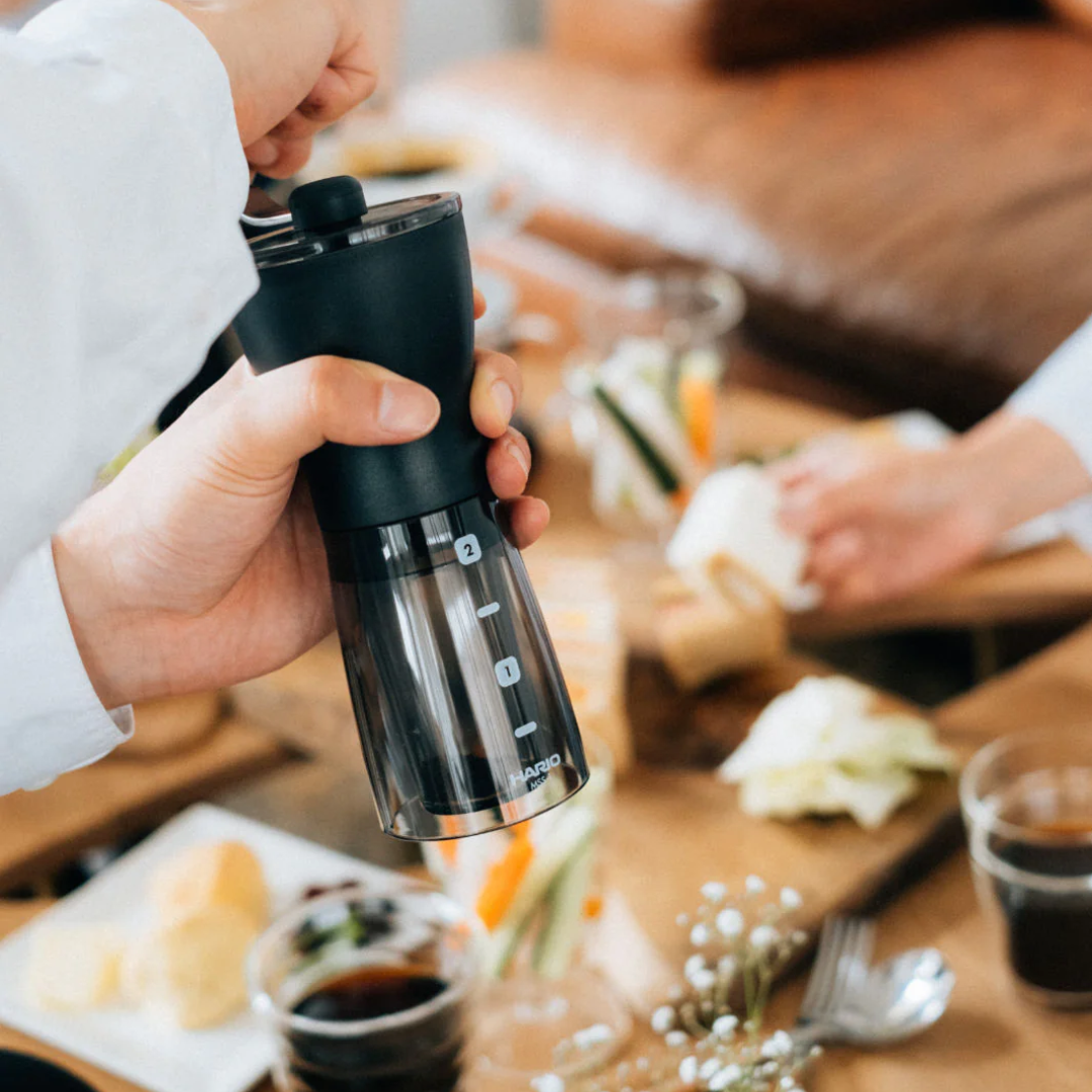 Moulin à Café Hario | Broyeur Mini-Slim Plus noir