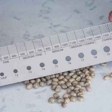 Kruve | Brewler - Règle recto verso pour mesurer mouture et taille des grains